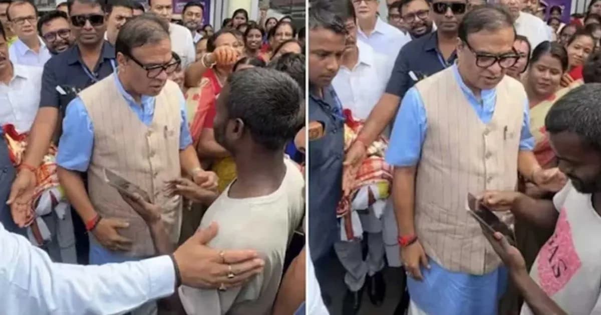 মুখ্যমন্ত্রীর কাছে আবদার, ‘স্যার, একটা আইফোন চাই’