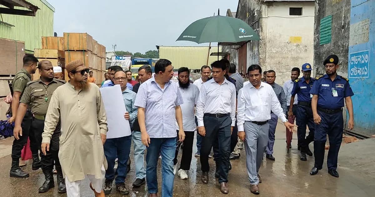 বেনাপোল স্থলবন্দর পরিদর্শনে চেয়ারম্যান, সমস্যা সমাধানের আশ্বাস