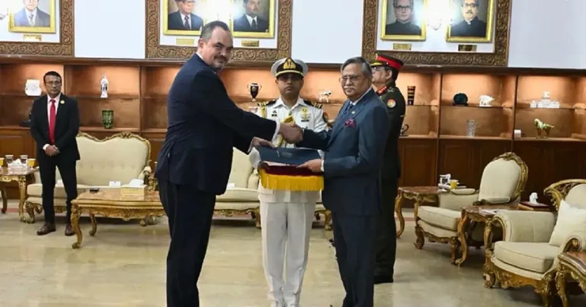 রাষ্ট্রপতির কাছে পরিচয়পত্র পেশ করলেন নতুন মার্কিন রাষ্ট্রদূত
