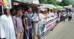 গুইমারায় হাসপাতাল ও ফায়ার সার্ভিস স্টেশনের দাবিতে মানববন্ধন