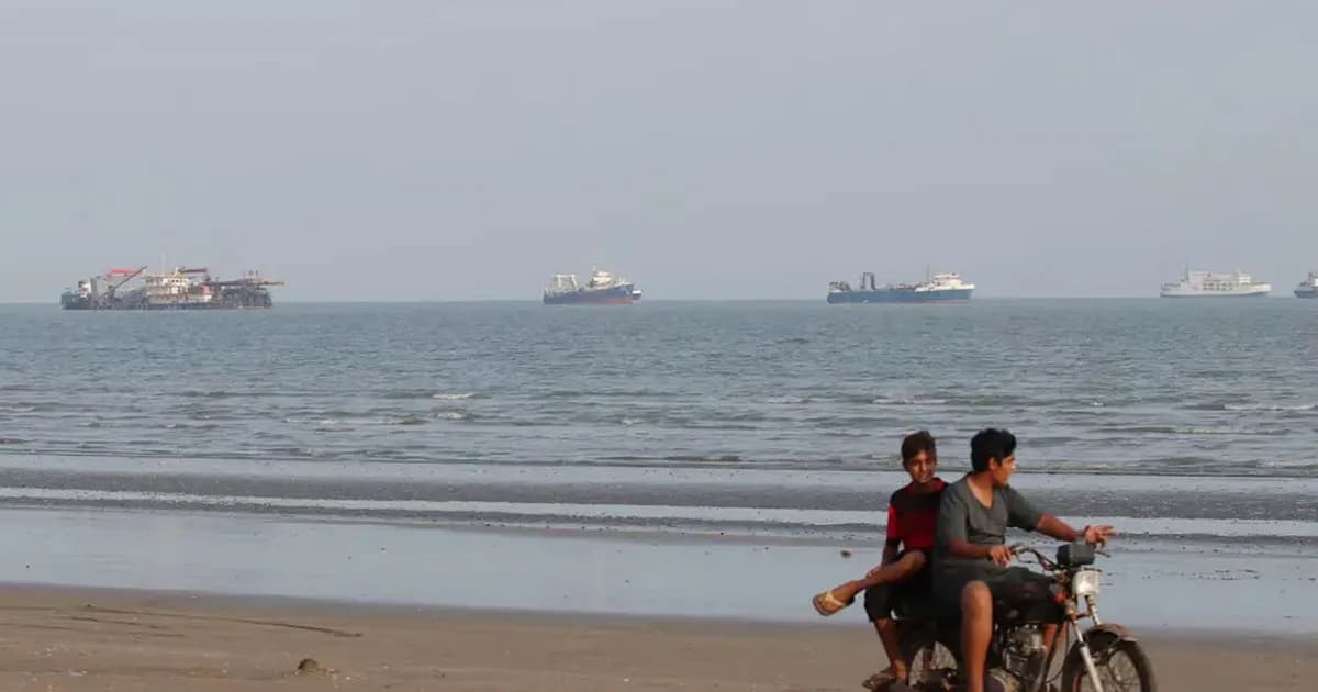 শর্ত মানলে সাত দিনেই খুলবে হরমুজ প্রণালি, যুক্তরাষ্ট্রকে ইরান