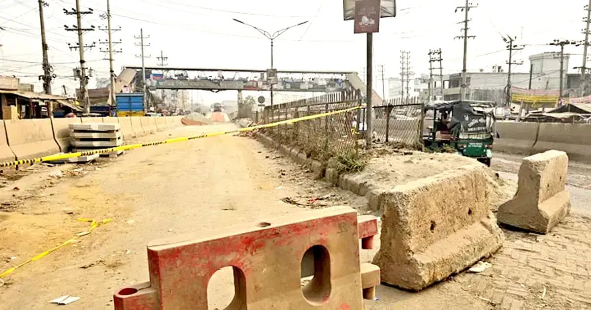 ঈদযাত্রায় এবারো পথের কাঁটা ঢাকা–আশুলিয়া এক্সপ্রেসওয়ে