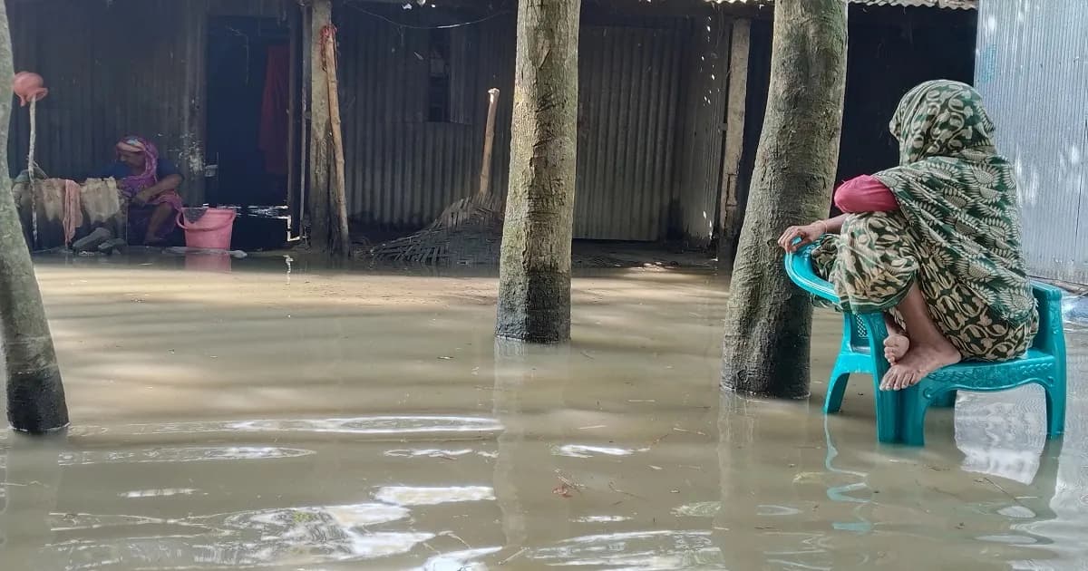 বন্যা-পাহাড়ধসে ৭ জেলায় বিপর্যয়, পানিবন্দী লাখো মানুষ