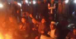 সারাদেশ উত্তাল: হাদির মৃত্যুতে রাতভর বিভিন্ন স্থানে বিক্ষোভ ও অগ্নিসংযোগ