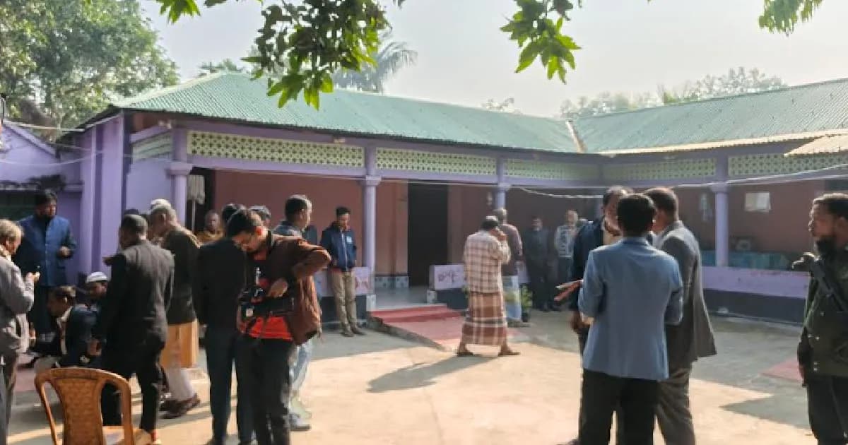 তারাগঞ্জে মুক্তিযোদ্ধা দম্পতিকে কুপিয়ে হত্যা