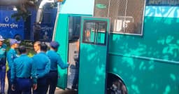 সবুজ প্রিজনভ্যানে ট্রাইব্যুনালে হাজির দুই সেনা কর্মকর্তা