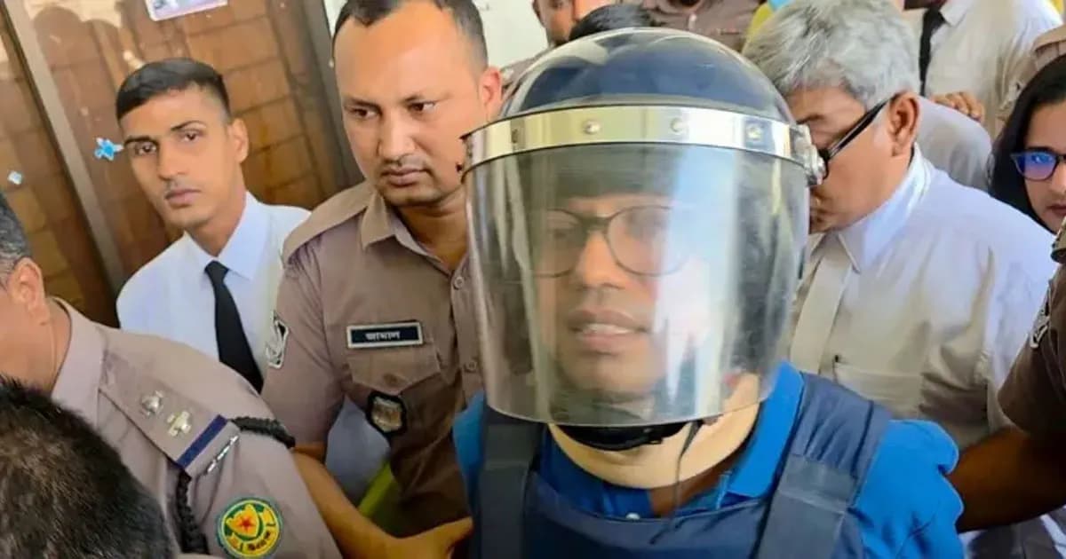 লিফট চালু, তবুও হাতকড়া পরিয়ে সিঁড়ি দিয়ে ছয়তলায় পলক