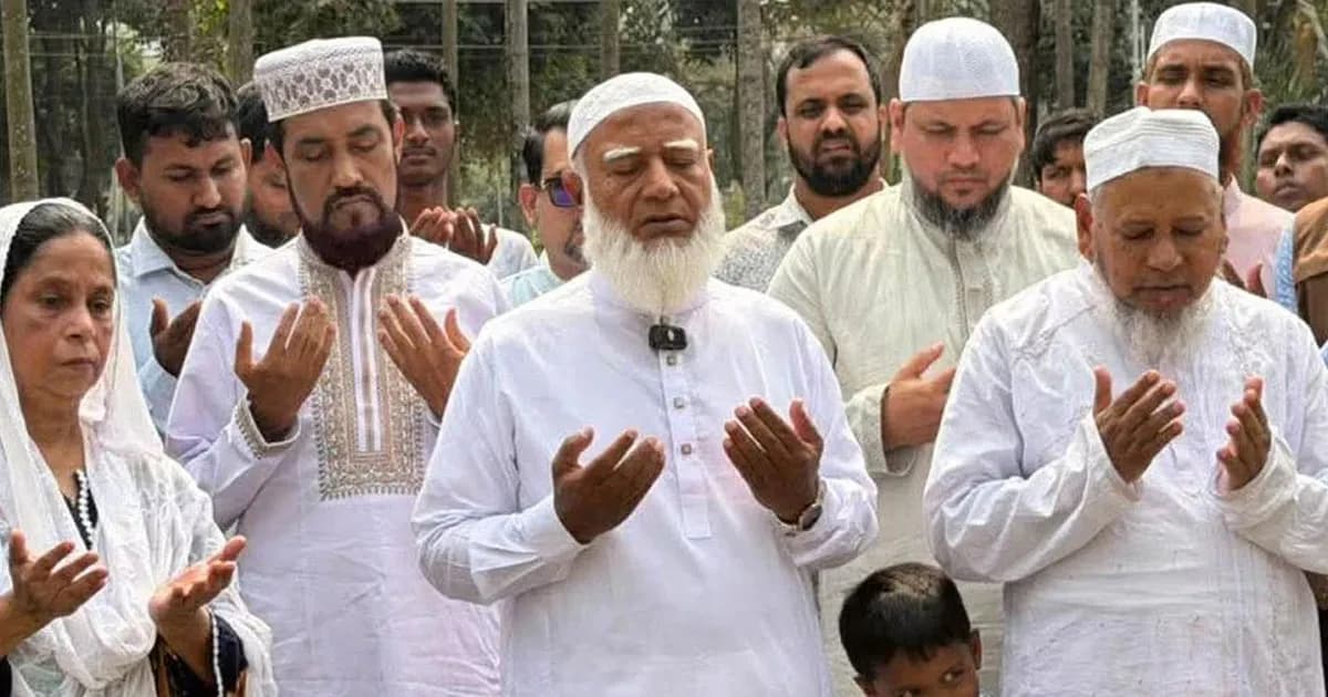 পিলখানা হত্যাকাণ্ডে শহীদদের কবর জিয়ারত করলেন জামায়াত আমির