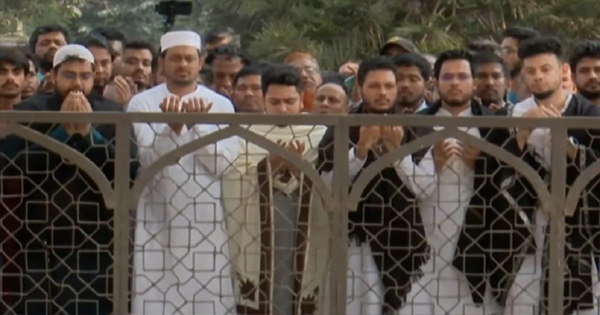 হাদির কবর জিয়ারতের মধ্য দিয়ে নির্বাচনী প্রচারণা শুরু এনসিপির