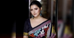 মাকে স্মরণ করে আবেগঘন পোস্ট অভিনেত্রী পরীমণির