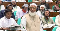 বক্তব্য দেওয়ার সময় জামায়াত আমিরকে থামিয়ে দিলেন স্পিকার