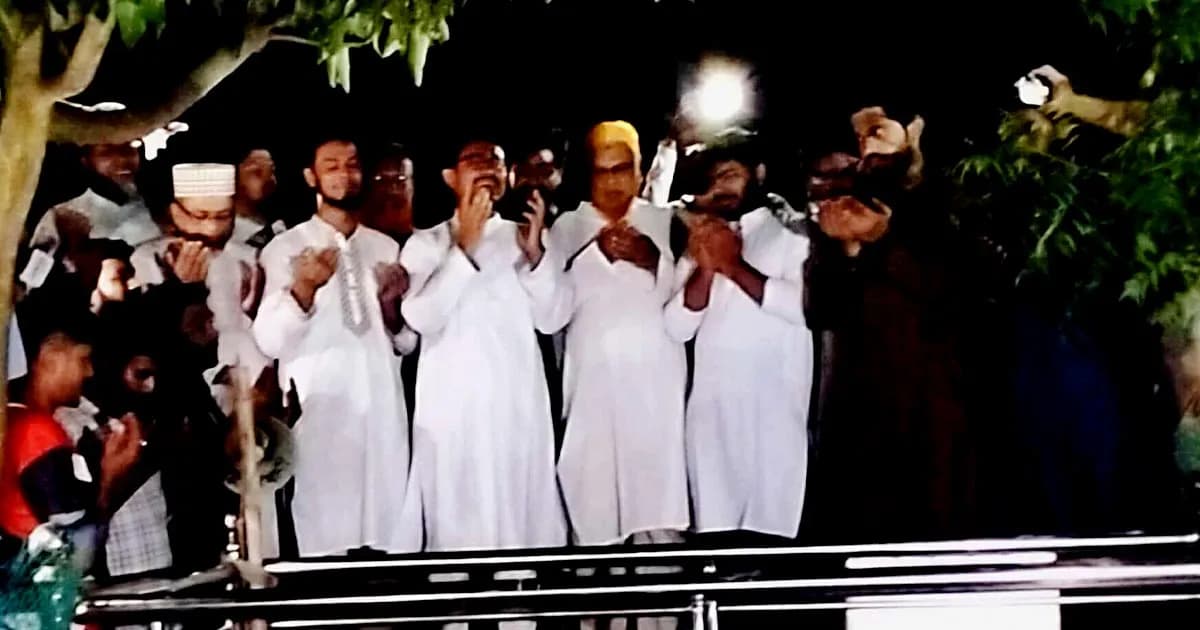 আবরার ফাহাদের কবর জিয়ারতে ভিপি সাদিক, কান্নায় ভেঙে পড়েন