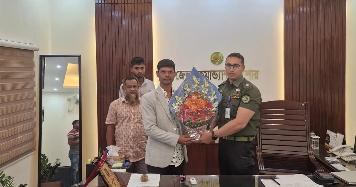 স্বপ্ন থেকে শিখরে: আনসার সদস্যের সন্তানকে সংবর্ধনা