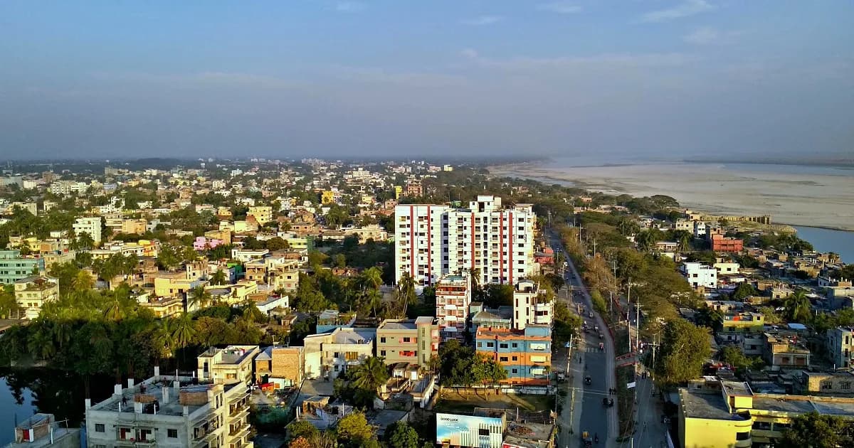 কংক্রিটের খাঁচায় বন্দি রাজশাহী, তীব্র দাবদাহে পুড়ছে নগরবাসী