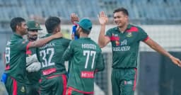 শূন্য রানে তিন উইকেট, শুরুতেই ব্যাটিং বিপর্যয়ে অস্ট্রেলিয়া