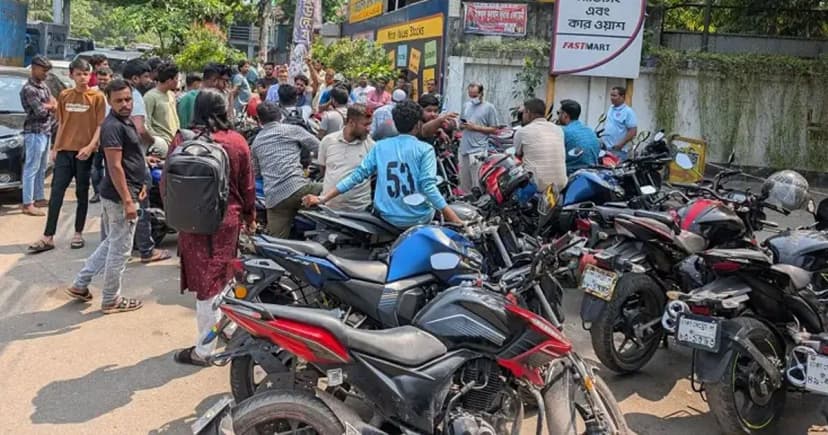 জ্বালানি সংকটে আয় কমে বিপাকে রাইড শেয়ারিং চালকরা