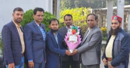 হাঁস প্রজনন খামার পরিদর্শন করলেন যুগ্মসচিব আরমান