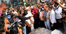 নিউমার্কেটের ফুটপাত-সড়কে আর বসতে পারবেন না হকাররা