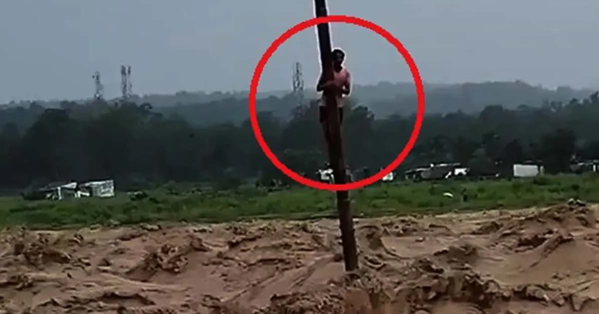 প্রকৃতির ডাকে সাড়া দিতে গিয়ে ভয়ংকর বিপদে যুবক