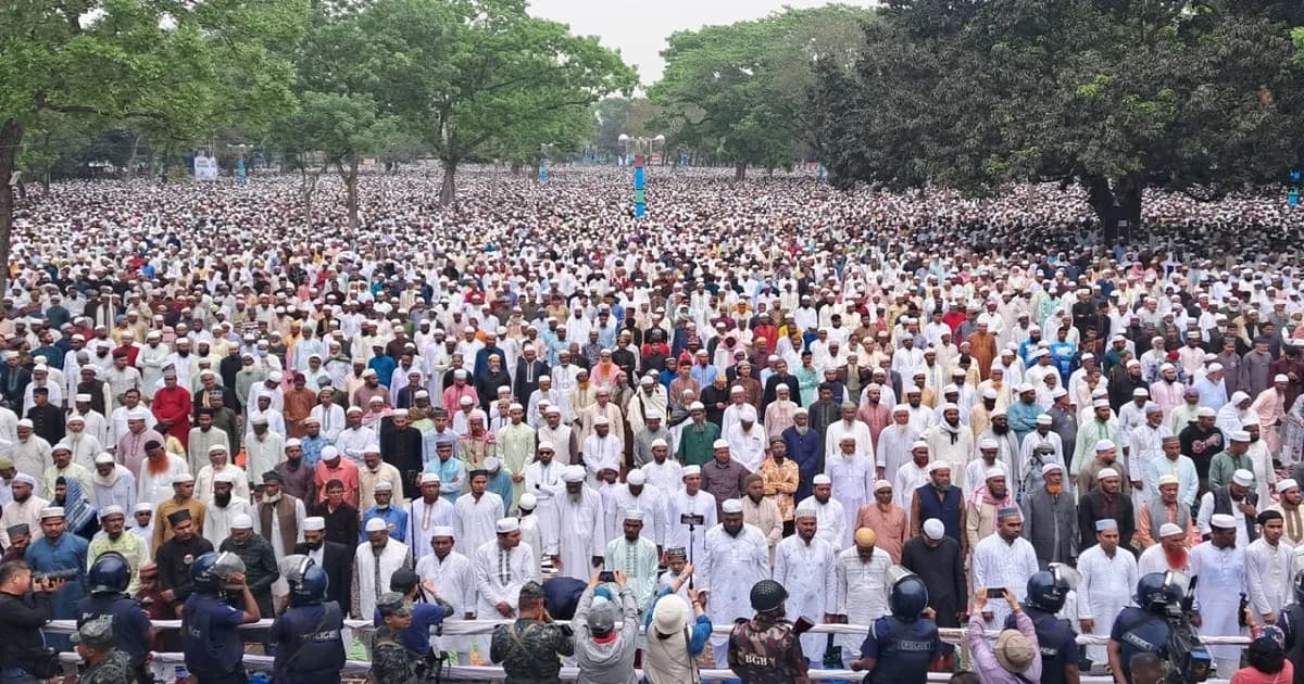 দেশের বৃহত্তম ঈদের জামাত : শোলাকিয়ায় ৬ লাখ মুসল্লির মিলনমেলা