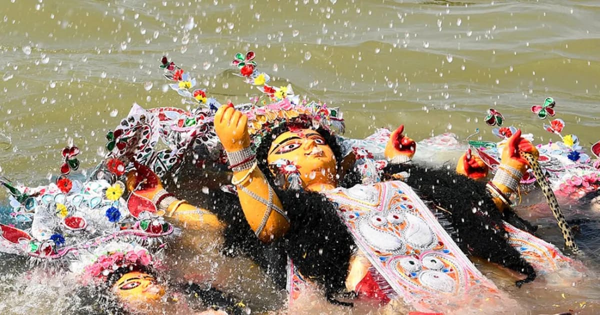 রাজধানীর ১০ ঘাটে প্রতিমা বিসর্জন আজ