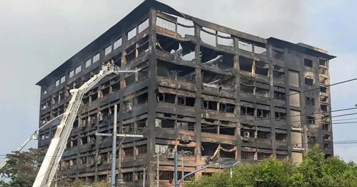 টানা ১৭ ঘণ্টা পর চট্টগ্রাম ইপিজেড কারখানার আগুন নিয়ন্ত্রণে