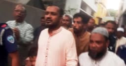 প্যারোলে মুক্তি পেয়ে বাবার জানাজায় অংশ নিলেন স্বেচ্ছাসেবক লীগ নেতা