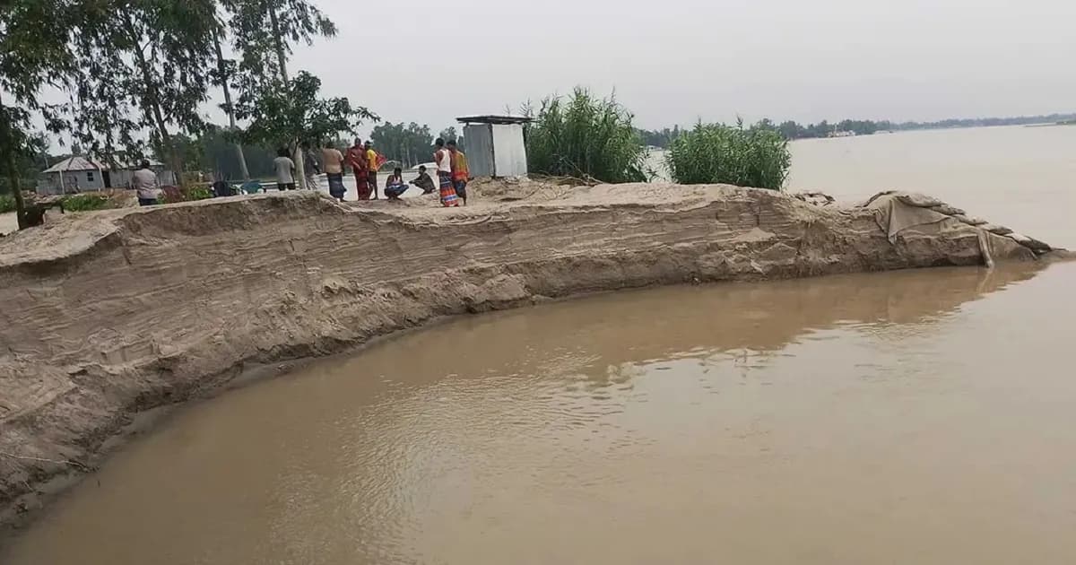 দুধকুমারের ভাঙনে বিলীন হচ্ছে কুড়িগ্রামের বসতভিটা