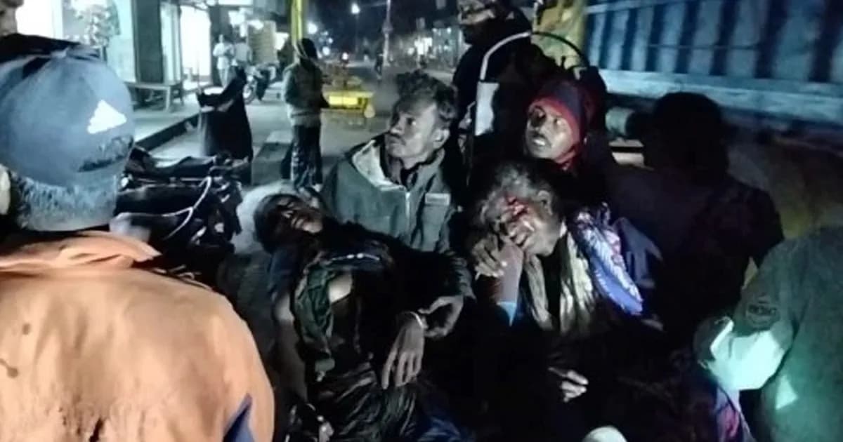 শিয়ালের সঙ্গে ধাক্কায় উল্টে গেল আলমসাধু, প্রাণ গেল এক নারীর