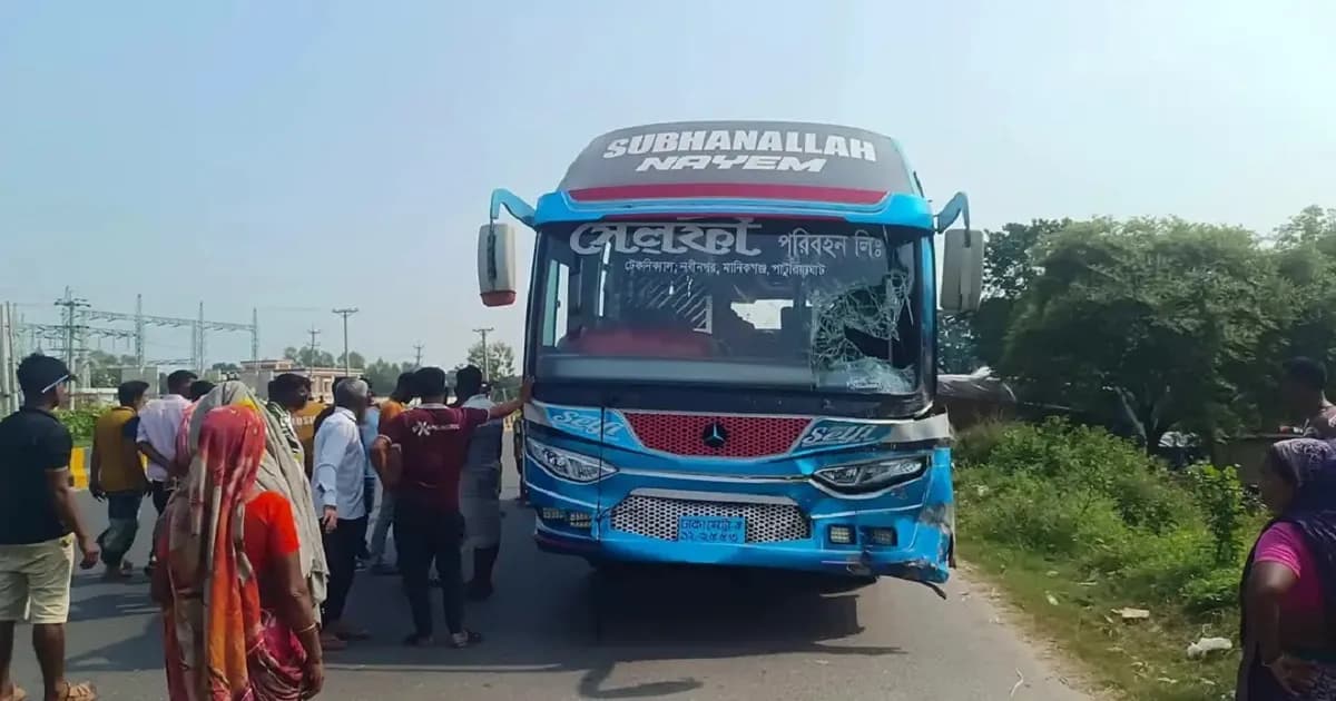 ঢাকা-আরিচা মহাসড়কে সেলফি পরিবহন চলাচল বন্ধ ঘোষণা