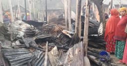 দৌলতপুরে বৈদ্যুতিক শর্ট-সার্কিটে কৃষকের বাড়ি পুড়ে ছাই