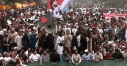 অশ্রুজলে শায়িত হাদি, ন্যায়বিচার দাবিতে উত্তাল শাহবাগ