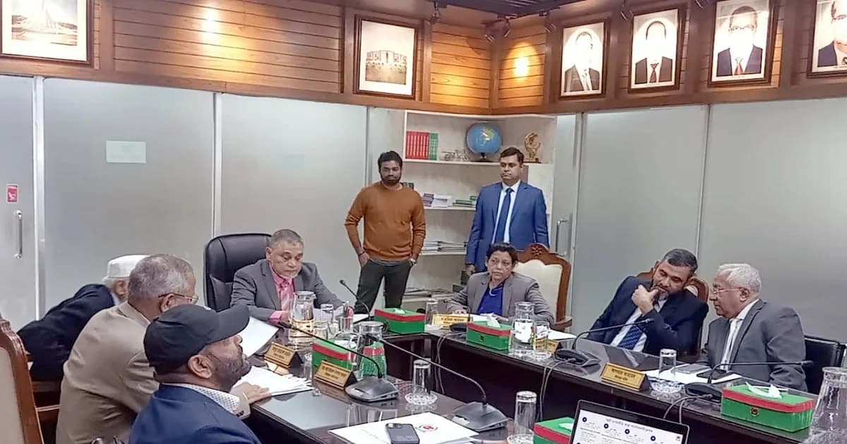 সংসদ নির্বাচন ও গণভোটের তফসিল ঘোষণা শিগগিরই, চলছে ইসির বৈঠক