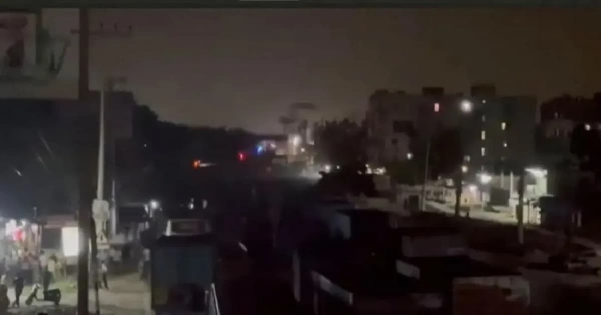 মহাসড়ক বন্ধ করে দুই গ্রামের ভয়াবহ সংঘর্ষ, ১০ কিমি যানজট