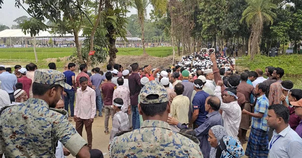 প্রধানমন্ত্রীকে একনজর দেখতে পরশুরামে জনতার ঢল