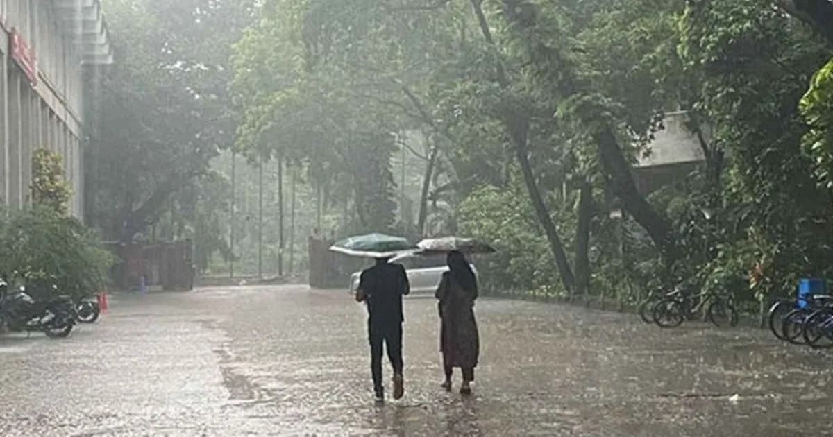 দুপুরের মধ্যে চার বিভাগে ঝড়বৃষ্টির আভাস, নদীবন্দরে ২ নম্বর সংকেত