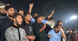 ‘দিল্লি যাদের মামা বাড়ি, বাংলা ছাড়ো তাড়াতাড়ি’,স্লোগানে উত্তাল ঢাবি