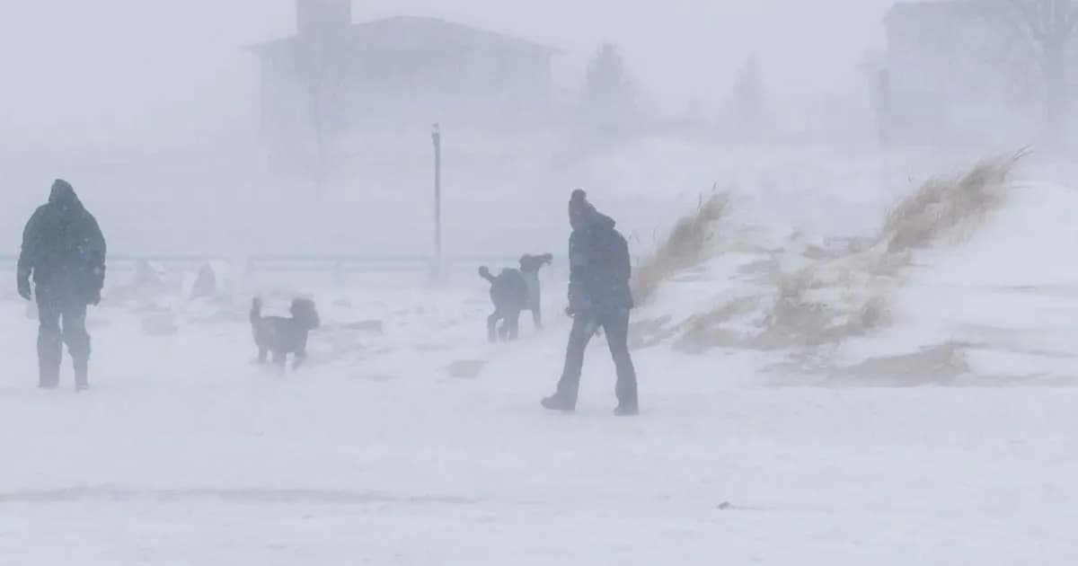 ভয়াবহ তুষারঝড়ে যুক্তরাষ্ট্রে প্রাণ গেল অন্তত ৩০ জনের