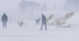 ভয়াবহ তুষারঝড়ে যুক্তরাষ্ট্রে প্রাণ গেল অন্তত ৩০ জনের