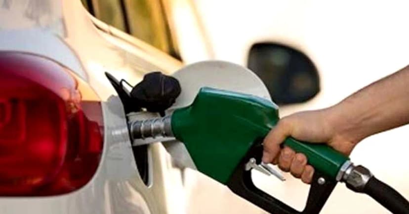 লিটারপ্রতি ২ টাকা কমলো জ্বালানি তেলের দাম