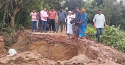 সড়ক ধসে বিচ্ছিন্ন যোগাযোগ, দুর্ভোগে মির্জাপুরের পূর্বাঞ্চলের হাজারো মানুষ