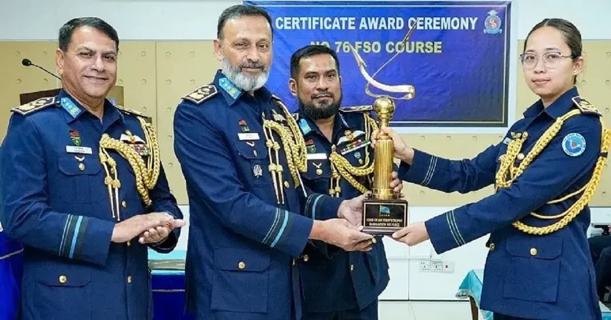 বিমানবাহিনীর ফ্লাইট সেফটি কোর্সে ২২ কর্মকর্তাকে সনদ বিতরণ