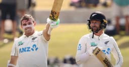 ৯৫ বছরের পুরোনো রেকর্ড ভাঙলেন দুই কিউই ওপেনার