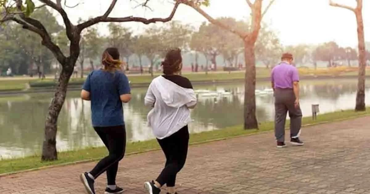 প্রতিদিন ৩০ মিনিট হাঁটলে হৃদরোগের ঝুঁকি কমে