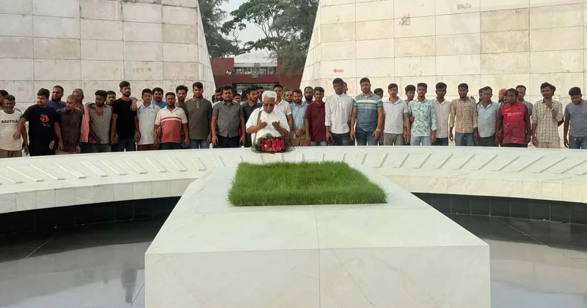শহীদ প্রেসিডেন্ট জিয়াউর রহমানের মাজারে শরফুদ্দিন সান্টুর শ্রদ্ধা