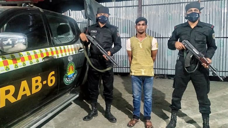 সাতক্ষীরায় গৃহবধূকে ধর্ষণ, ধর্ষক গ্রেপ্তার