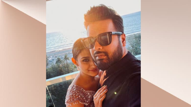 প্রেম করছেন মেহজাবীন-আদনান!