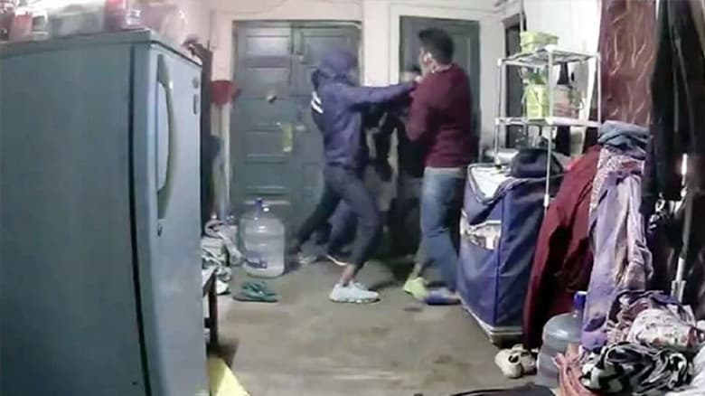 প্রেমিকের উপহার দিতে ডাকাতি, প্রেমিক শ্রীঘরে