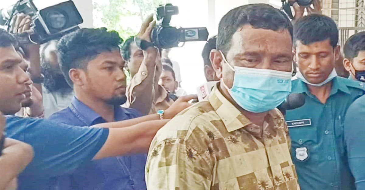 আপাতত মুক্ত ‘বালুখেকো’ সেলিম খান