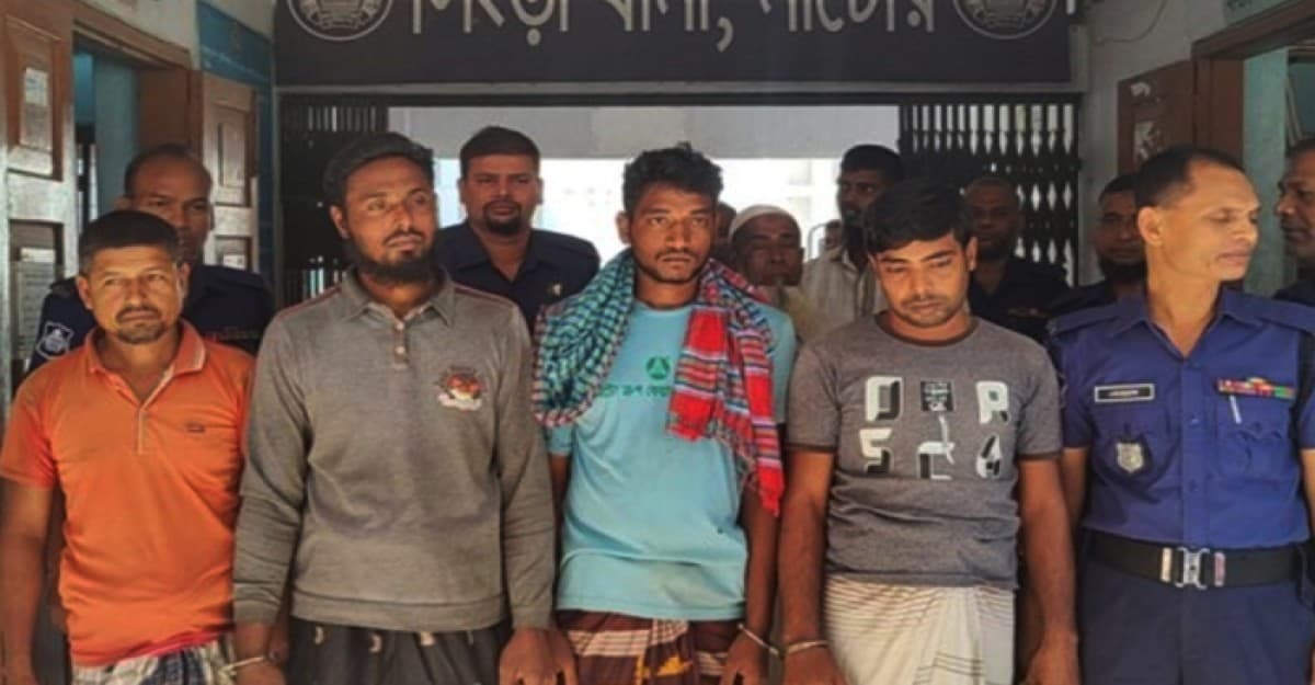 প্রবাসীর স্ত্রীকে জুতার মালা পরিয়ে ঘোরানো ৪ মাতব্বর গ্রেফতার